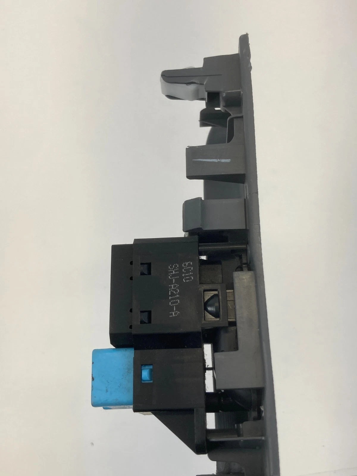 05-10 HONDA ODYSSEY REAR RIGHT SIDE DOOR WINDOW SWITCH W/ BEZEL 83740-SHJ-A010