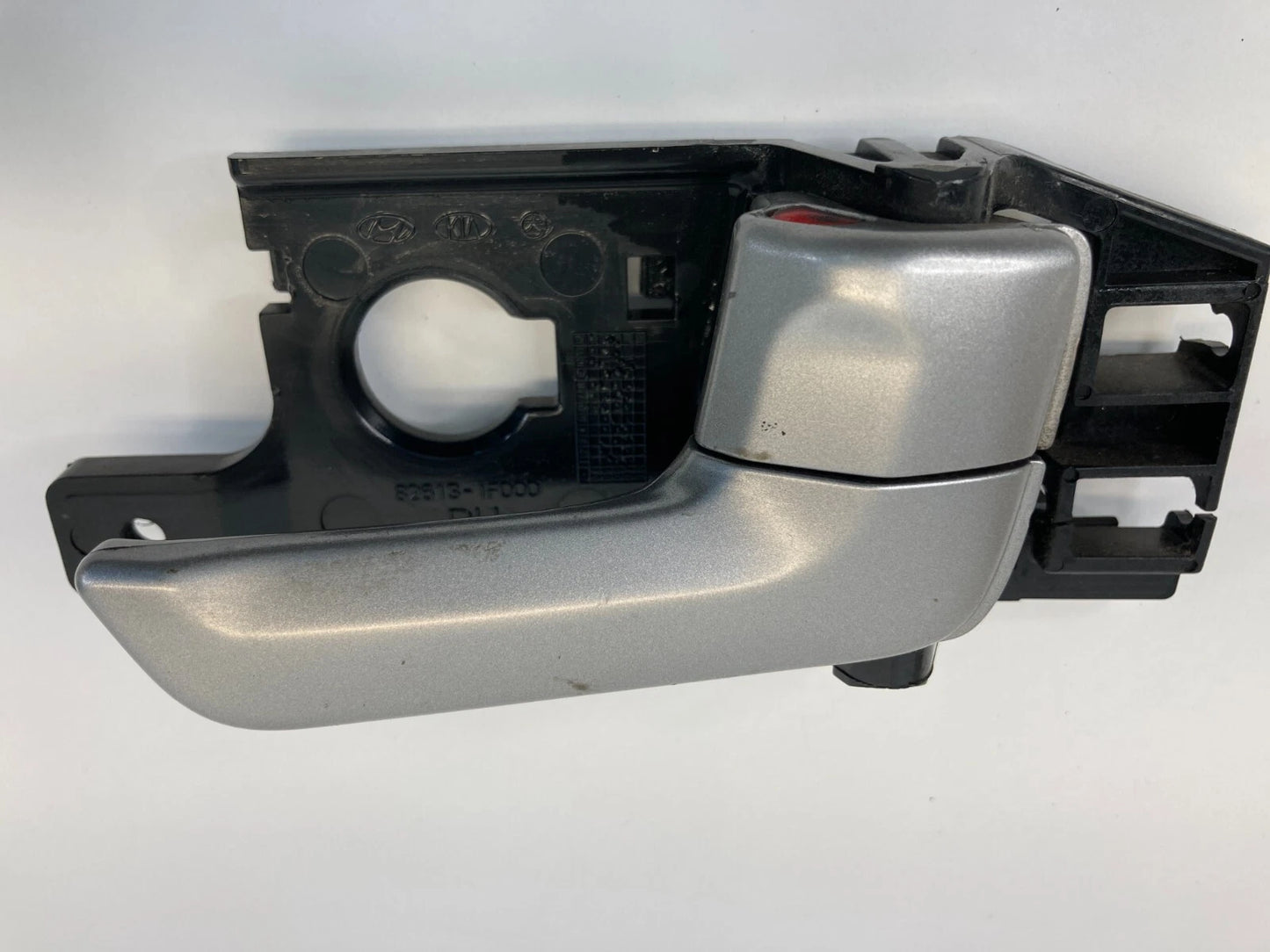 05-10 KIA SPORTAGE REAR RIGHT PASSENGER INNER DOOR HANDLE SILVER OEM 82613-1F000