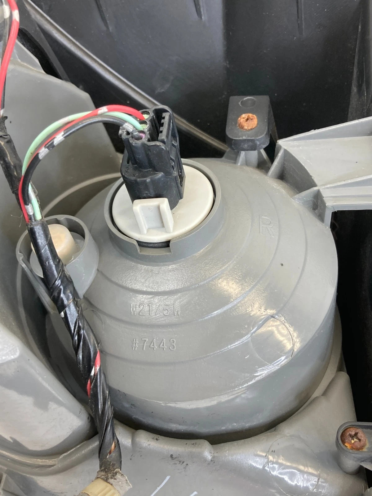 2010 2011 ACURA RDX RIGHT OUTER PASSENGER REAR TAILLIGHT BRAKE LAMP ASSEMBLY OEM