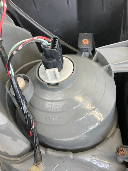 2010 2011 ACURA RDX RIGHT OUTER PASSENGER REAR TAILLIGHT BRAKE LAMP ASSEMBLY OEM