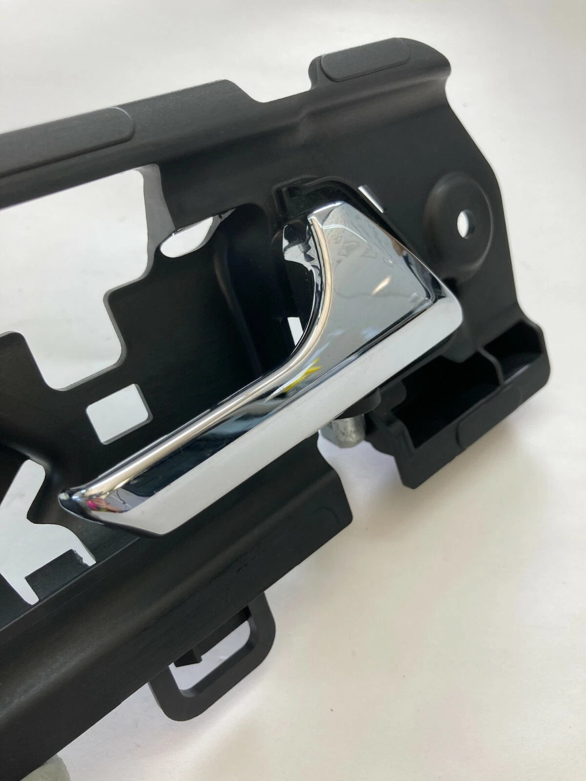 06-10 MERCEDES-BENZ R350 REAR RIGHT INNER INSIDE DOOR HANDLE RR RH A2517600461