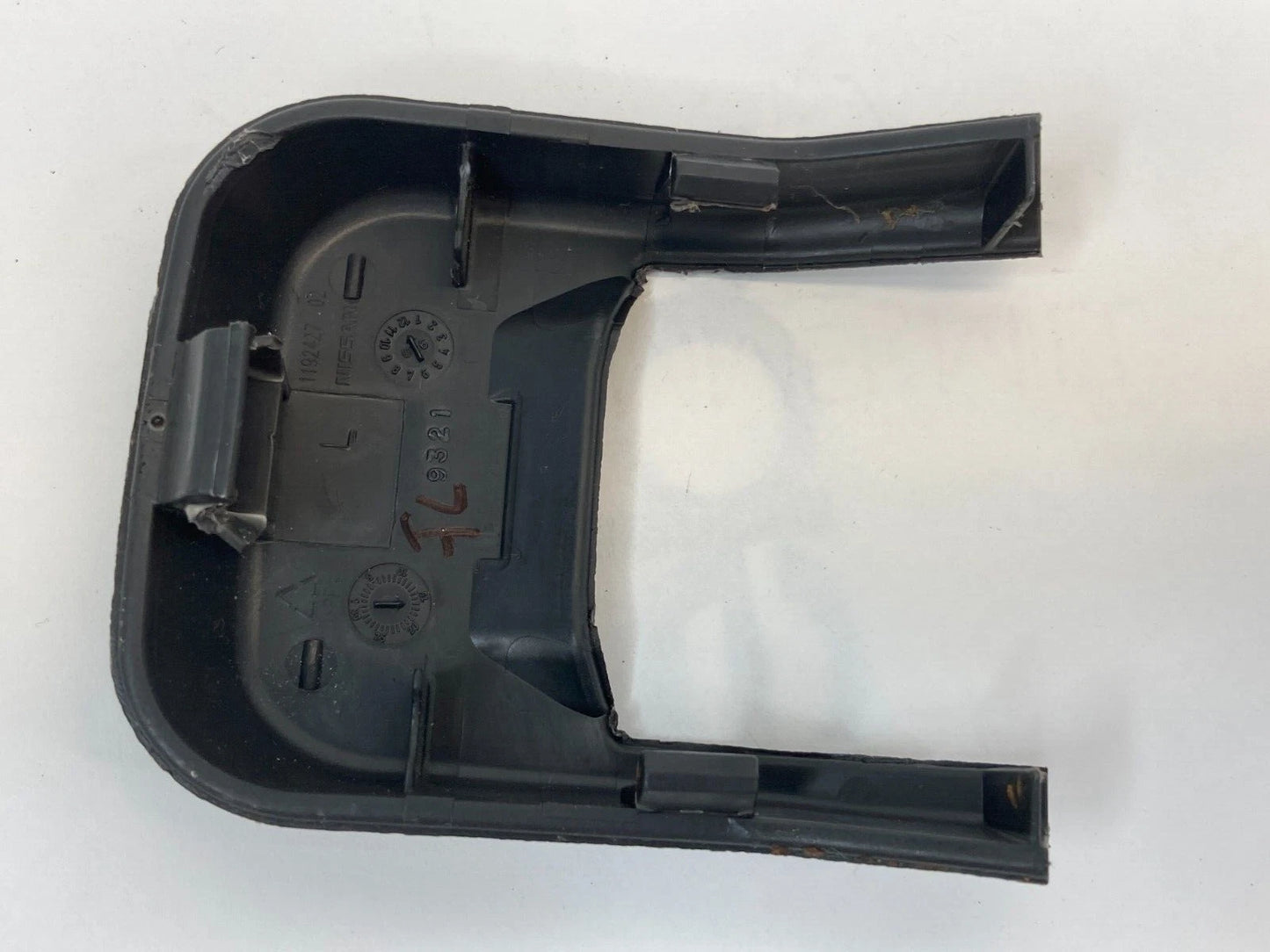 07-12 NISSAN ALTIMA SEDAN FRONT LEFT SEAT TRACK END COVER CAP TRIM BEZEL 1192427