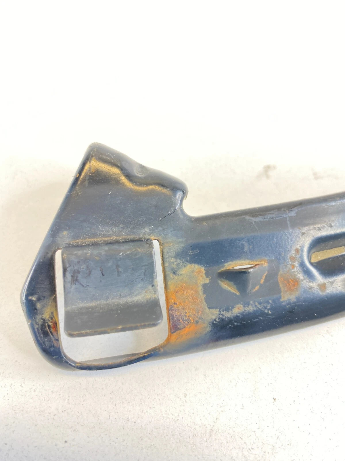 2007-2012 HYUNDAI SANTA FE FRONT BUMPER LEFT SIDE HOOD SUPPORT RETAINER OEM