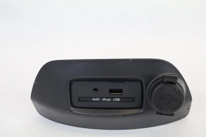 2010-2013 KIA SOUL PORT AUX IPOD USB INPUT POWER SOCKET W/ BEZEL 84746-2K100 OEM