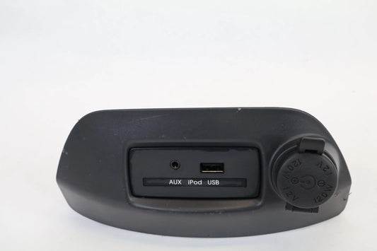 2010-2013 KIA SOUL PORT AUX IPOD USB INPUT POWER SOCKET W/ BEZEL 84746-2K100 OEM