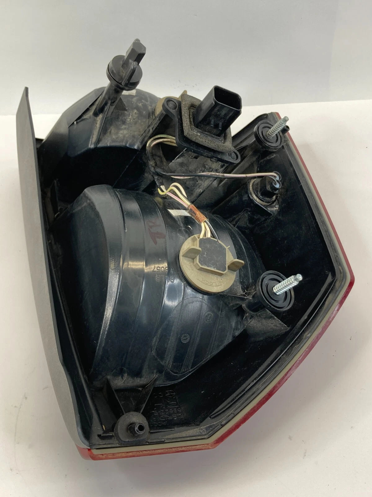 2005 2006 2007 CHRYSLER 300 REAR RIGHT PASSENGER SIDE TAIL LIGHT LAMP OEM