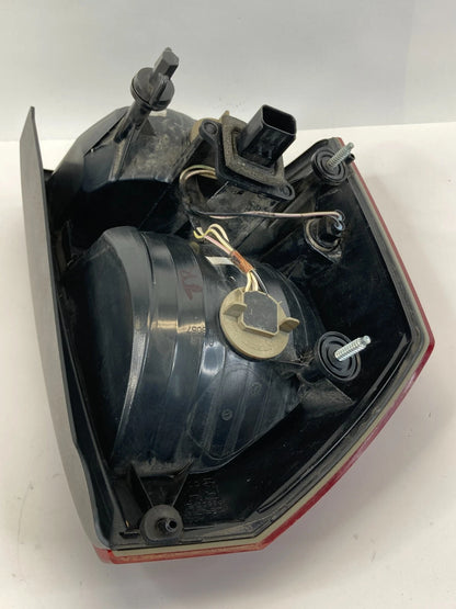 2005 2006 2007 CHRYSLER 300 REAR RIGHT PASSENGER SIDE TAIL LIGHT LAMP OEM