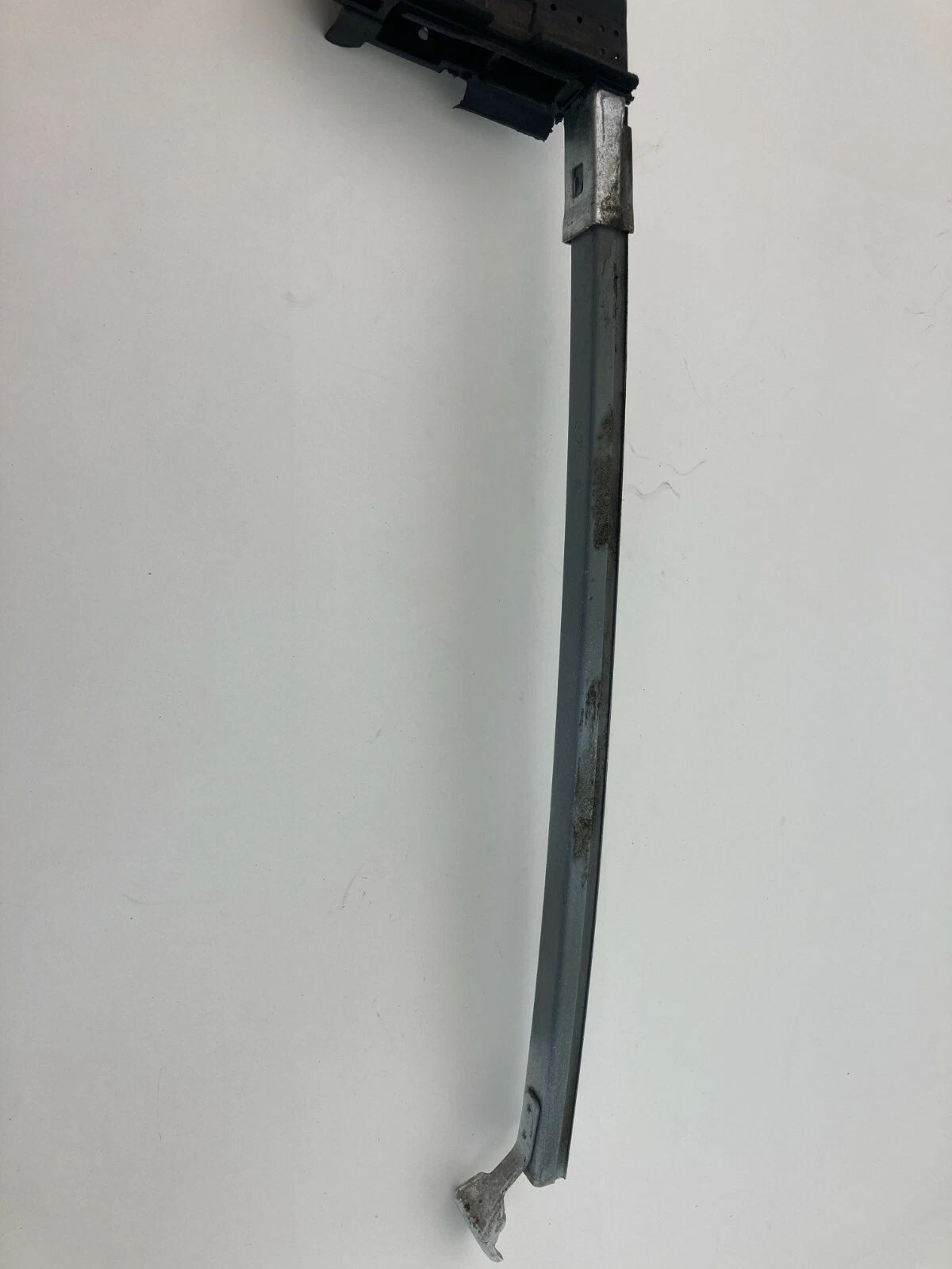 2003-2008 TOYOTA MATRIX REAR RIGHT EXTERIOR CORNER COVER TRIM BEZEL 05031MP2 OEM