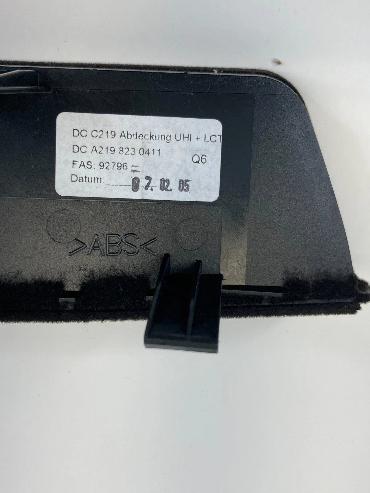 2006 MERCEDES BENZ CLS500 CENTER CONSOLE INSERT VOICE CONTROL COVER A2198230411