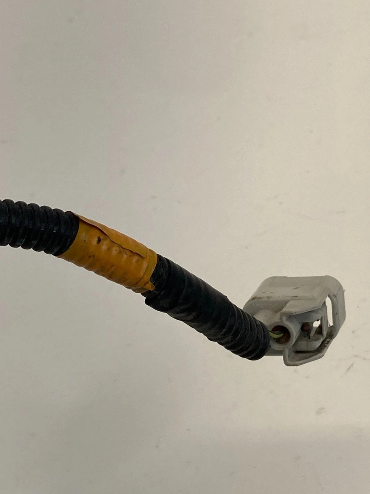 2013-2026 FORD ESCAPE SIDE CLEARANCE LIGHT BULB SOCKET WIRE PLUG CONNECTOR OEM