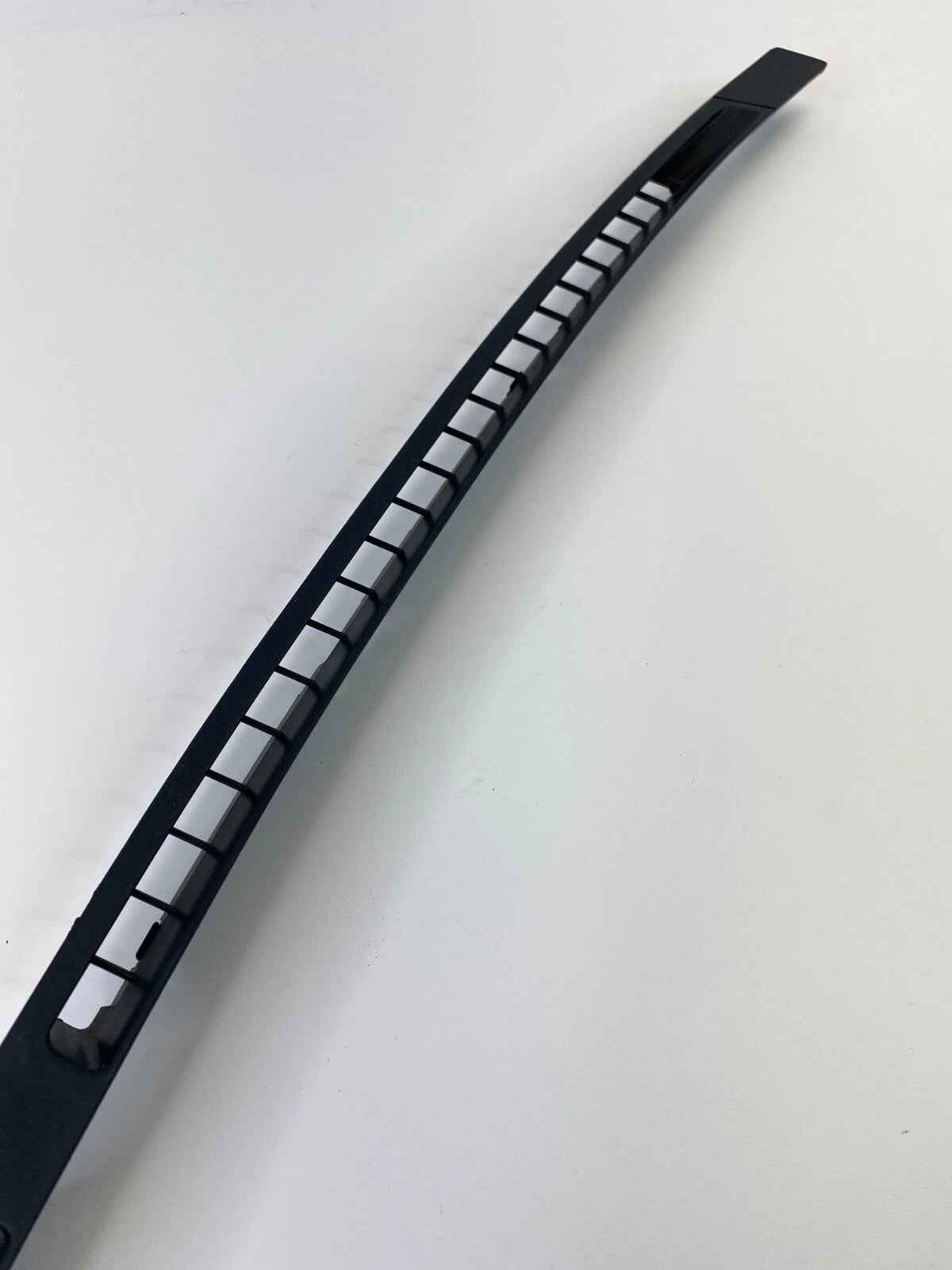 1997-2001 LEXUS ES300 INSTRUMENT PANEL A/C VENT DEFROST COVER GRILL 55981-33060