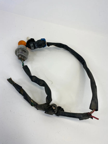 2003 2004 TOYOTA COROLLA FRONT RIGHT SIDE HEADLIGHT HEADLAMP WIRE SOCKET OEM
