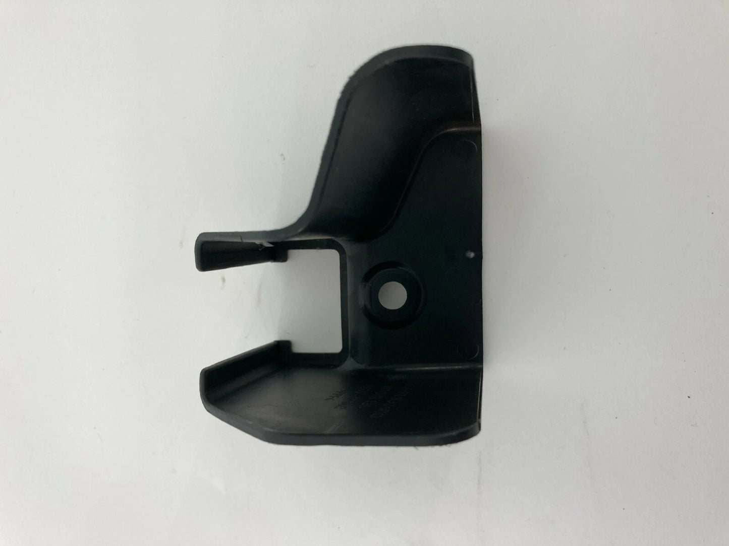 04-06 KIA AMANTI SEDAN LEFT DRIVER SIDE TRACK END COVER PANEL 88565-3F002 OEM
