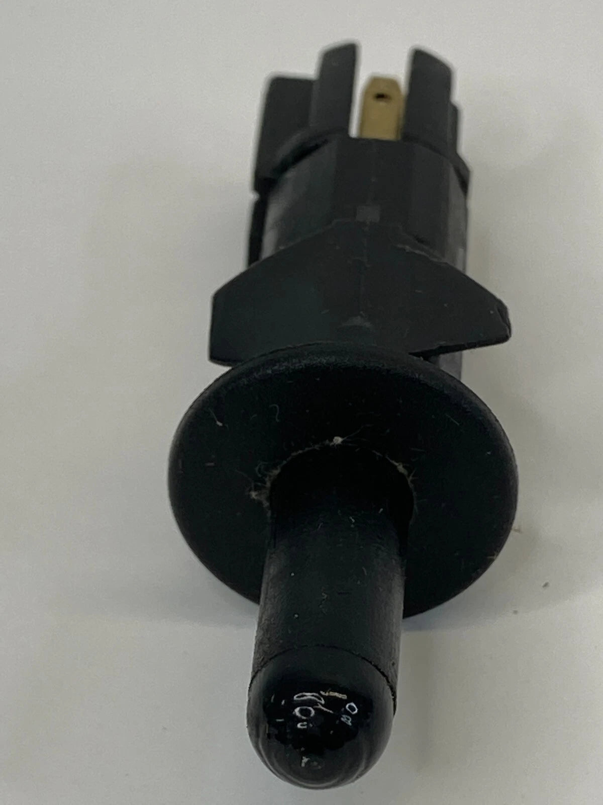 2000-2005 CADILLAC DEVILLE GLOVE BOX COURTESY LIGHT LAMP CONTROL SWITCH OEM