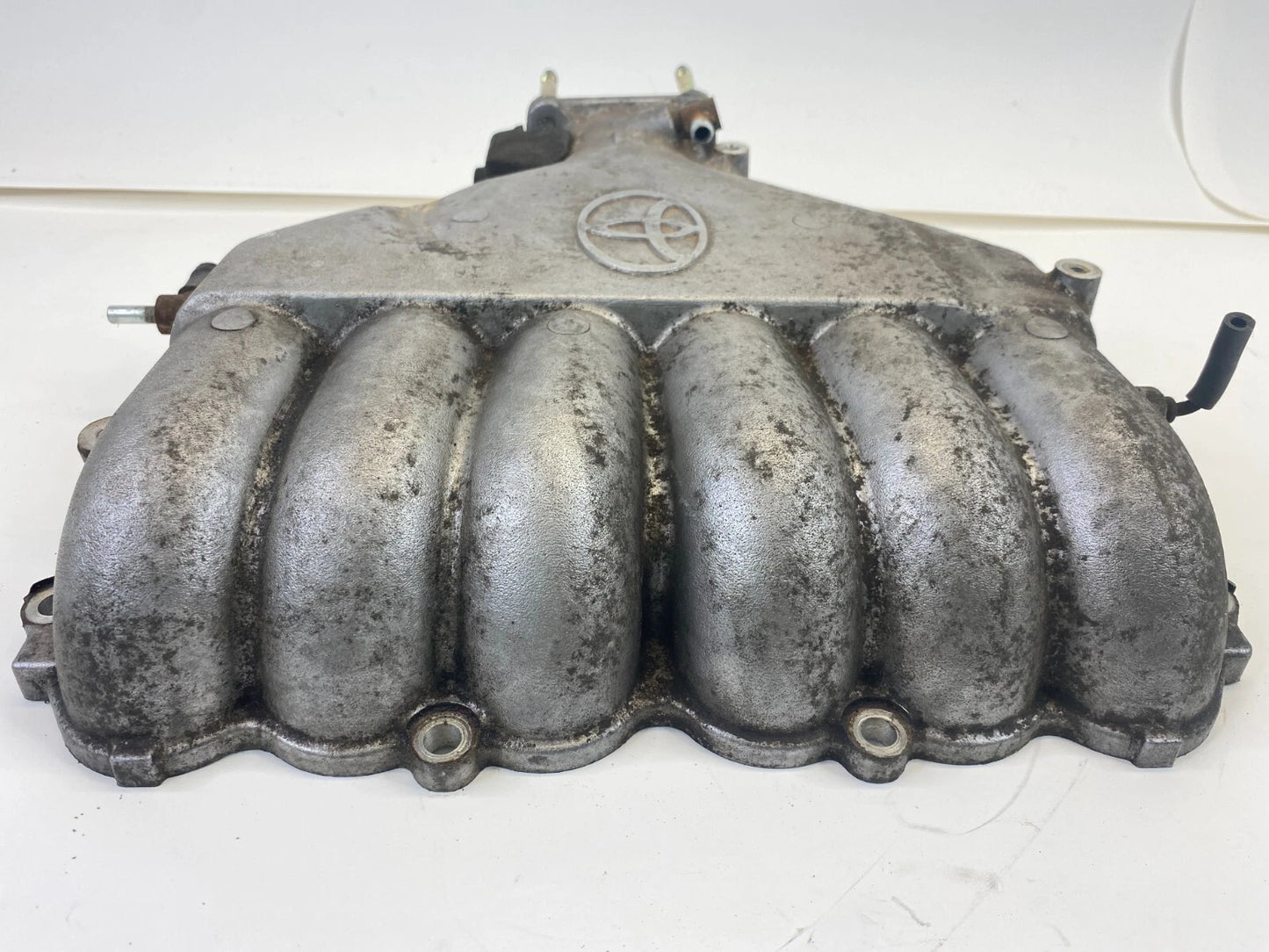 1996-2002 TOYOTA 4RUNNER 3.4L V6 ENGINE UPPER INTAKE MANIFOLD PLENUM ASSY OEM