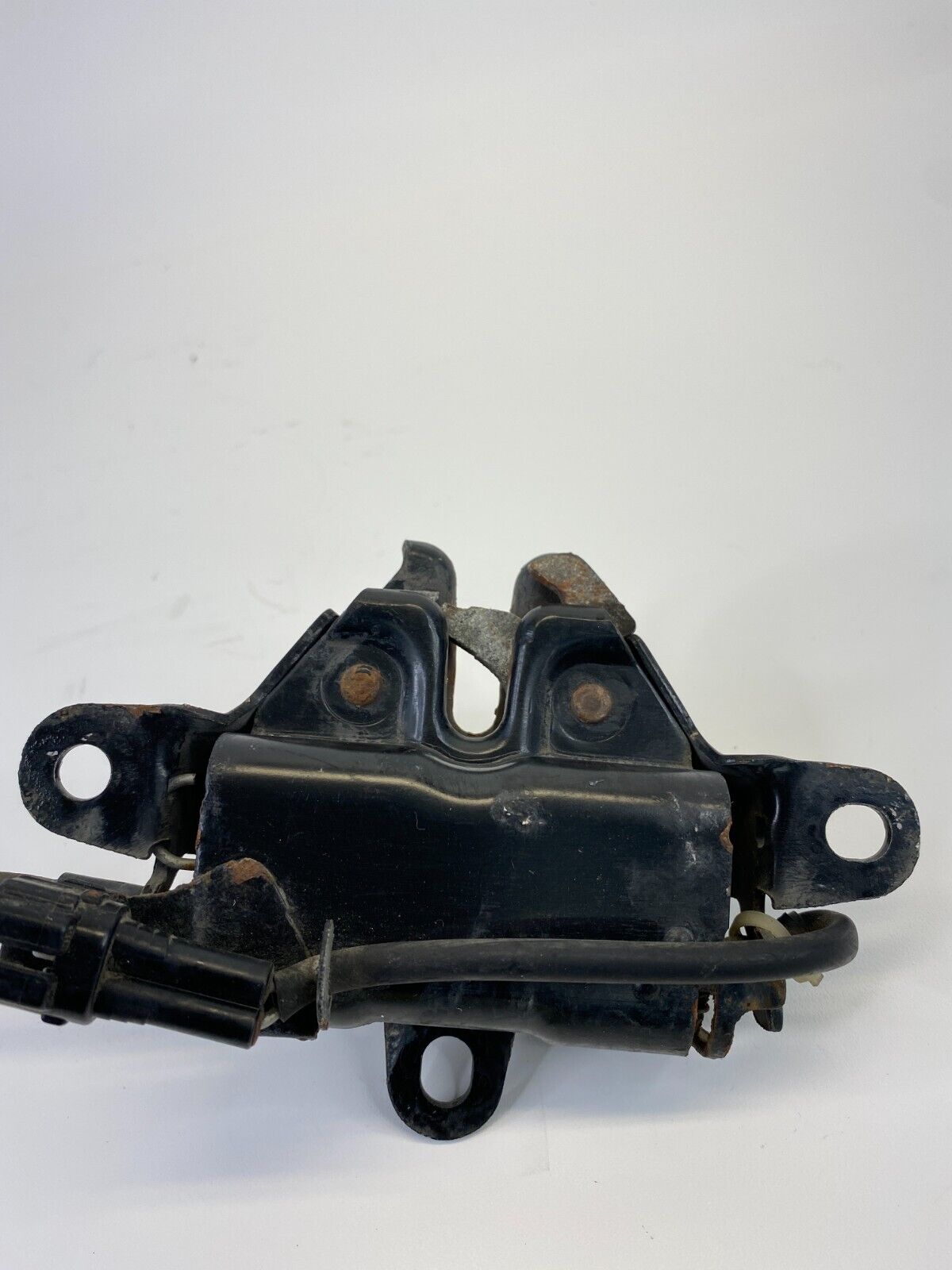 2002 2003 Lexus ES300 2004-2006 Lexus ES330 Hood Lock Latch Release Actuator