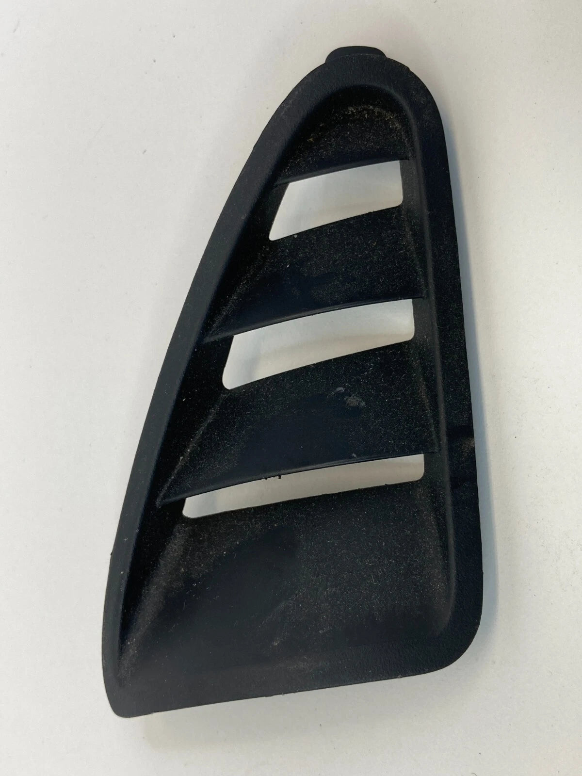 04-08 MAZDA 3 MAZDA3 UPPER DASH LEFT SIDE AC AIR VENT DEFROSTER GRILLE TRIM OEM