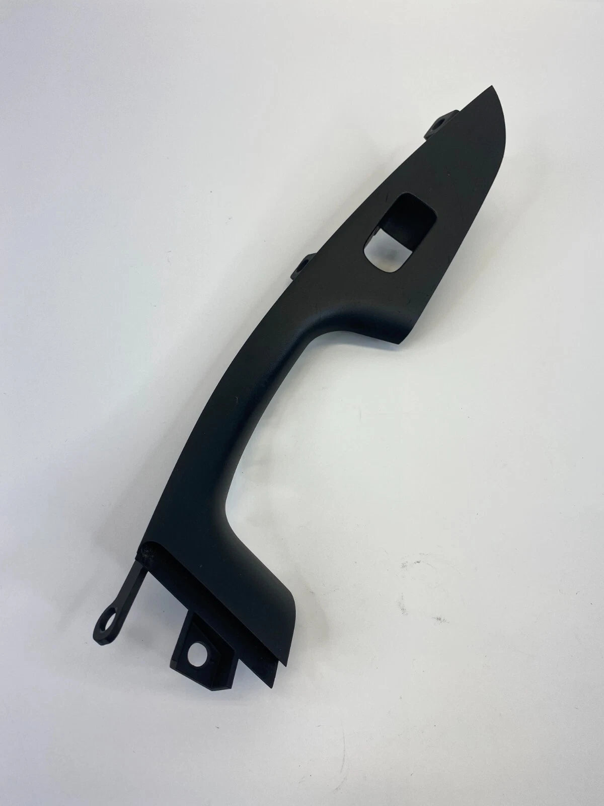 11-13 HYUNDAI ELANTRA SEDAN REAR RIGHT WINDOW SWITCH BEZEL TRIM 201007574 OEM