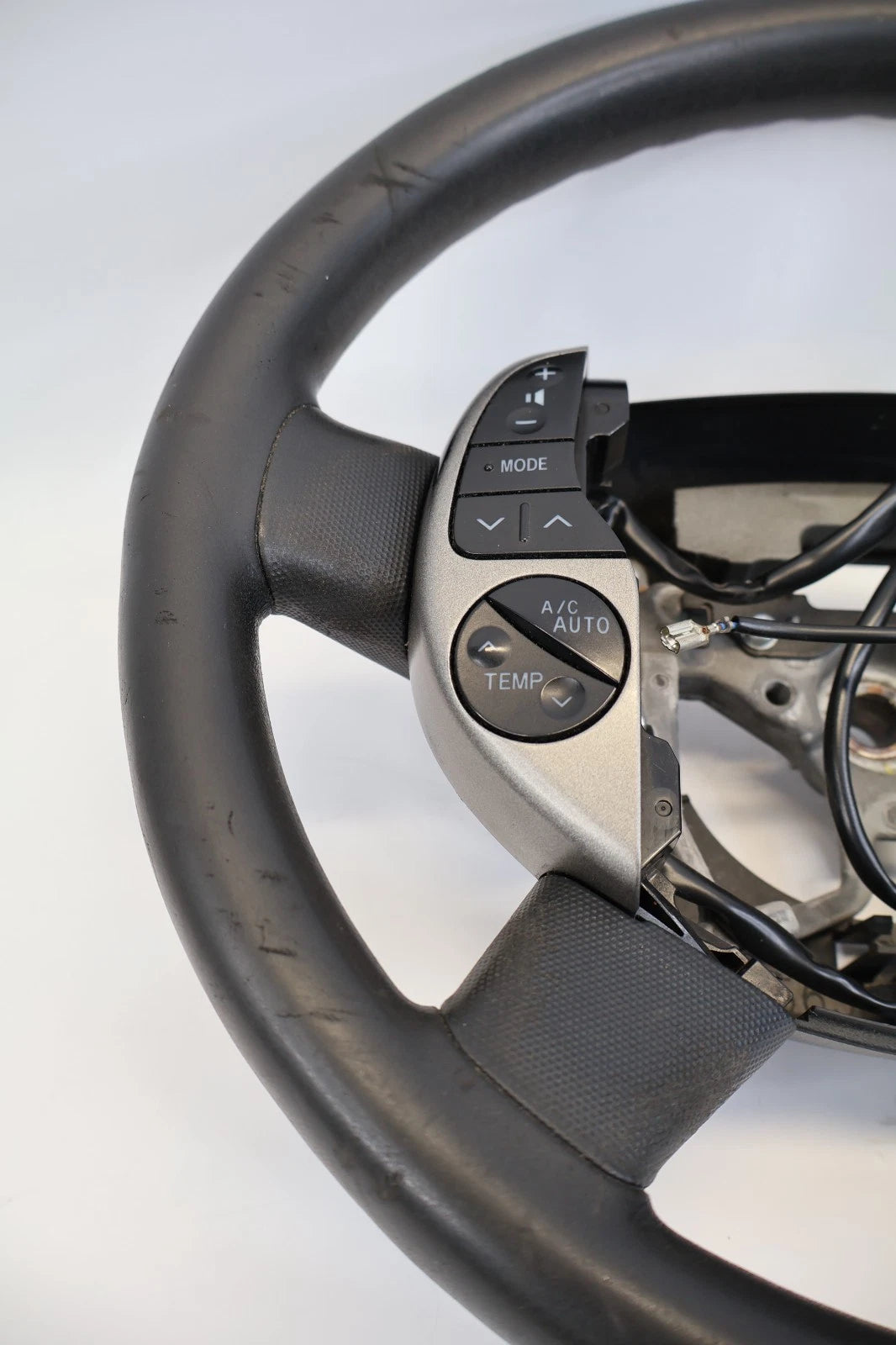 2004-2009 TOYOTA PRIUS STEERING WHEEL W/ AUDIO & CRUISE CONTROL SWITCHES