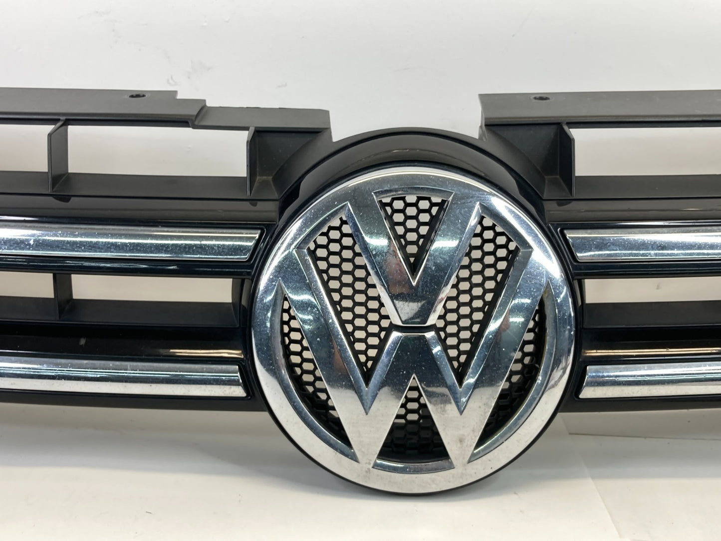 2011-2014 Volkswagen Touareg Front Bumper Upper Grill Grille 7P6-853-651-A-WD