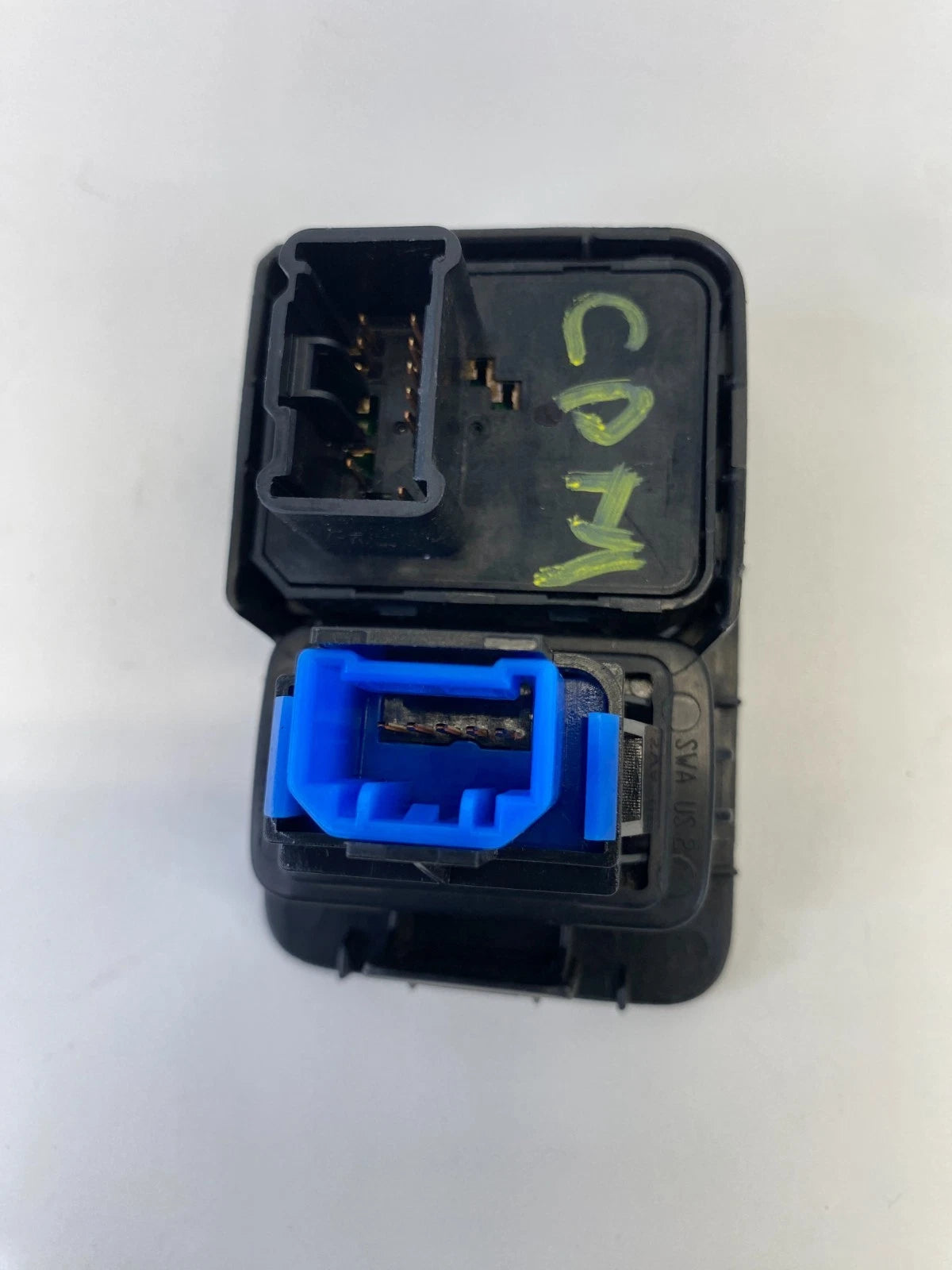 2007-2011 HONDA CR-V POWER MIRROR CONTROL SWITCH AND VSA OFF BUTTON BEZEL OEM