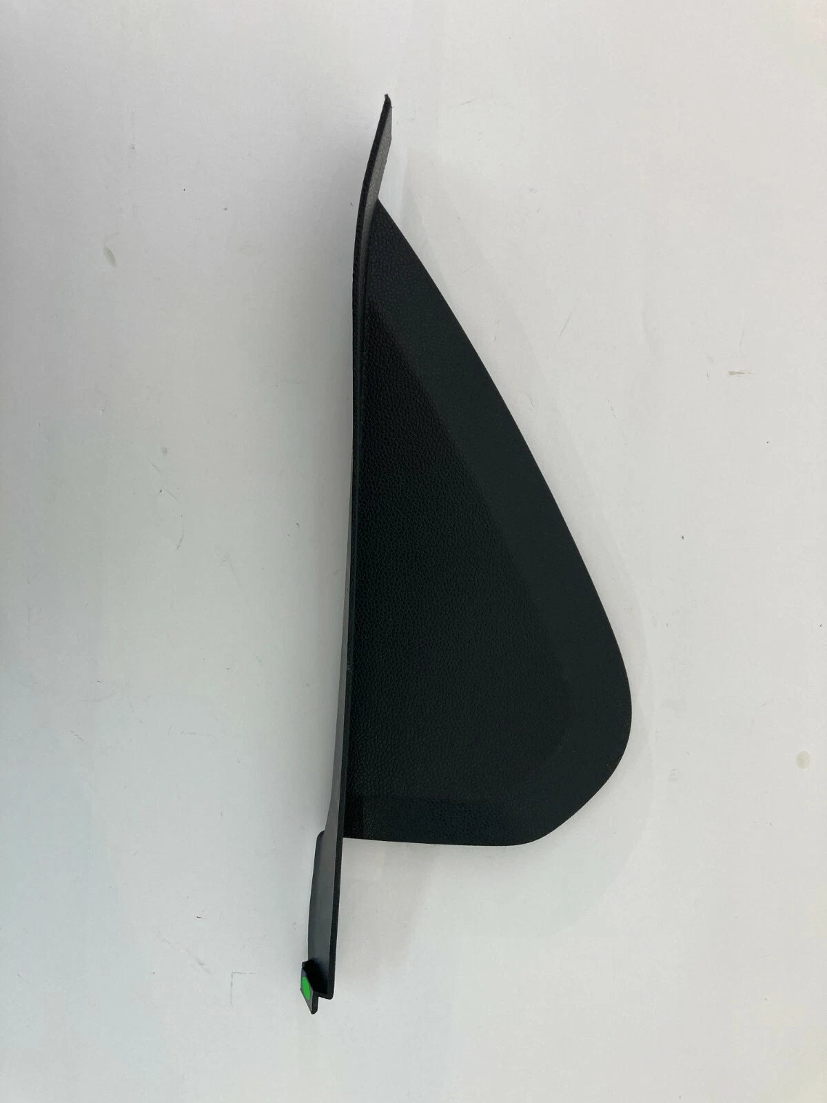 2014-2017 FORD FIESTA FRONT RIGHT PASSENGER SIDE CAP END PANEL COVER BEZEL TRIM