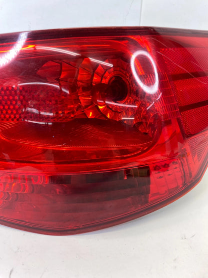 2010-2013 KIA FORTE SEDAN REAR RIGHT PASSENGER QUARTER MOUNTED TAILLIGHT LIGHT