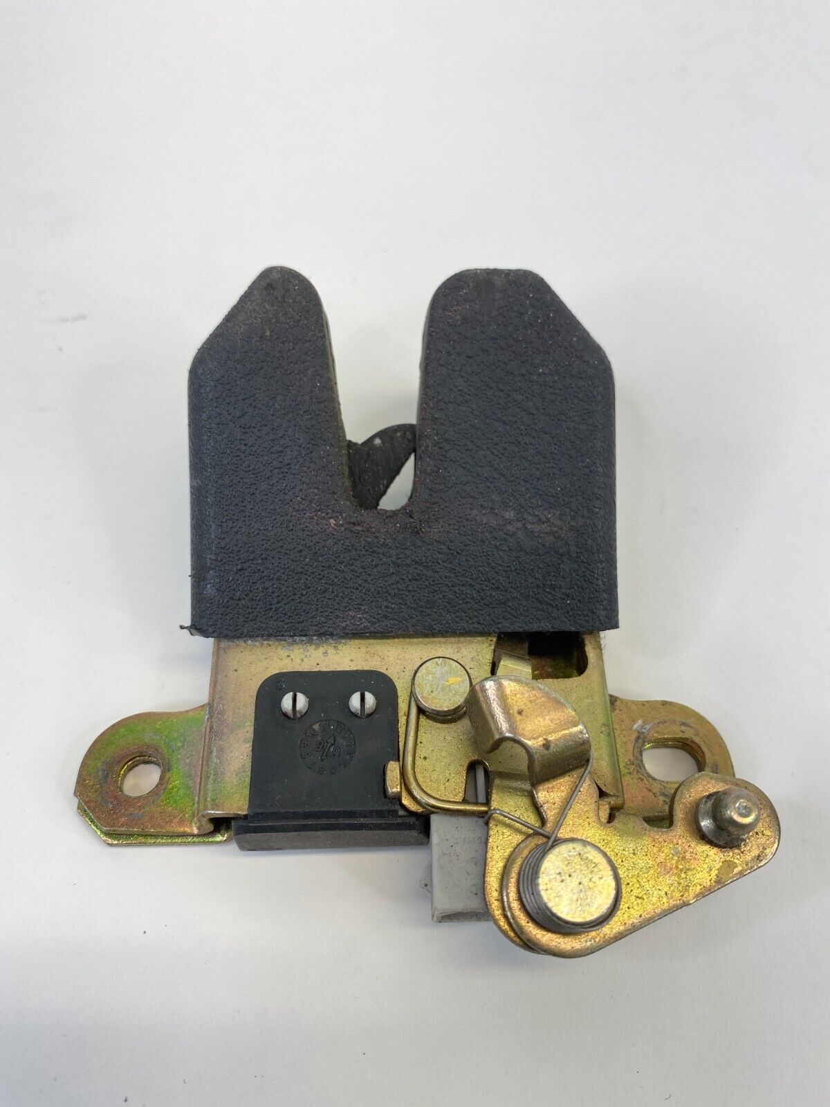 2001-2005 Volkswagen Jetta Trunk Lid Lock Latch Release Actuator Assy OEM