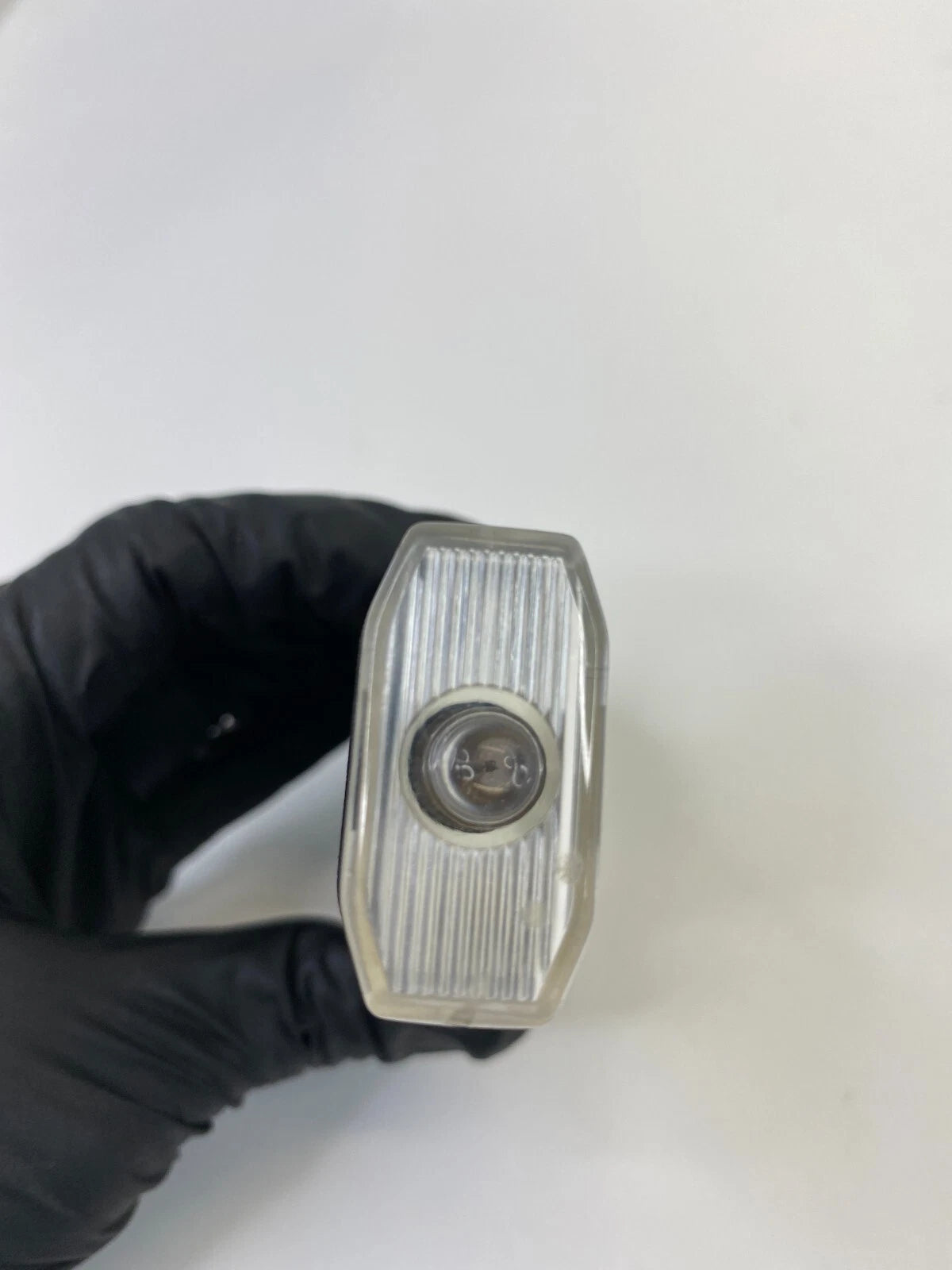 2004-2007 BMW 530I 525I FLASH LIGHT FLASHLIGHT CHARGEABLE HAND LAMP 61138352336