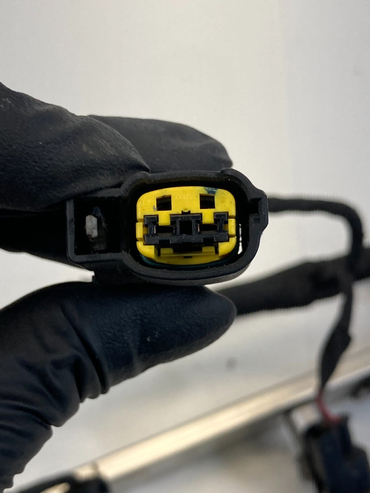 2011 2012 Hyundai Elantra 1.8L FWD Fuel Injection Rail & Injector Assembly OEM