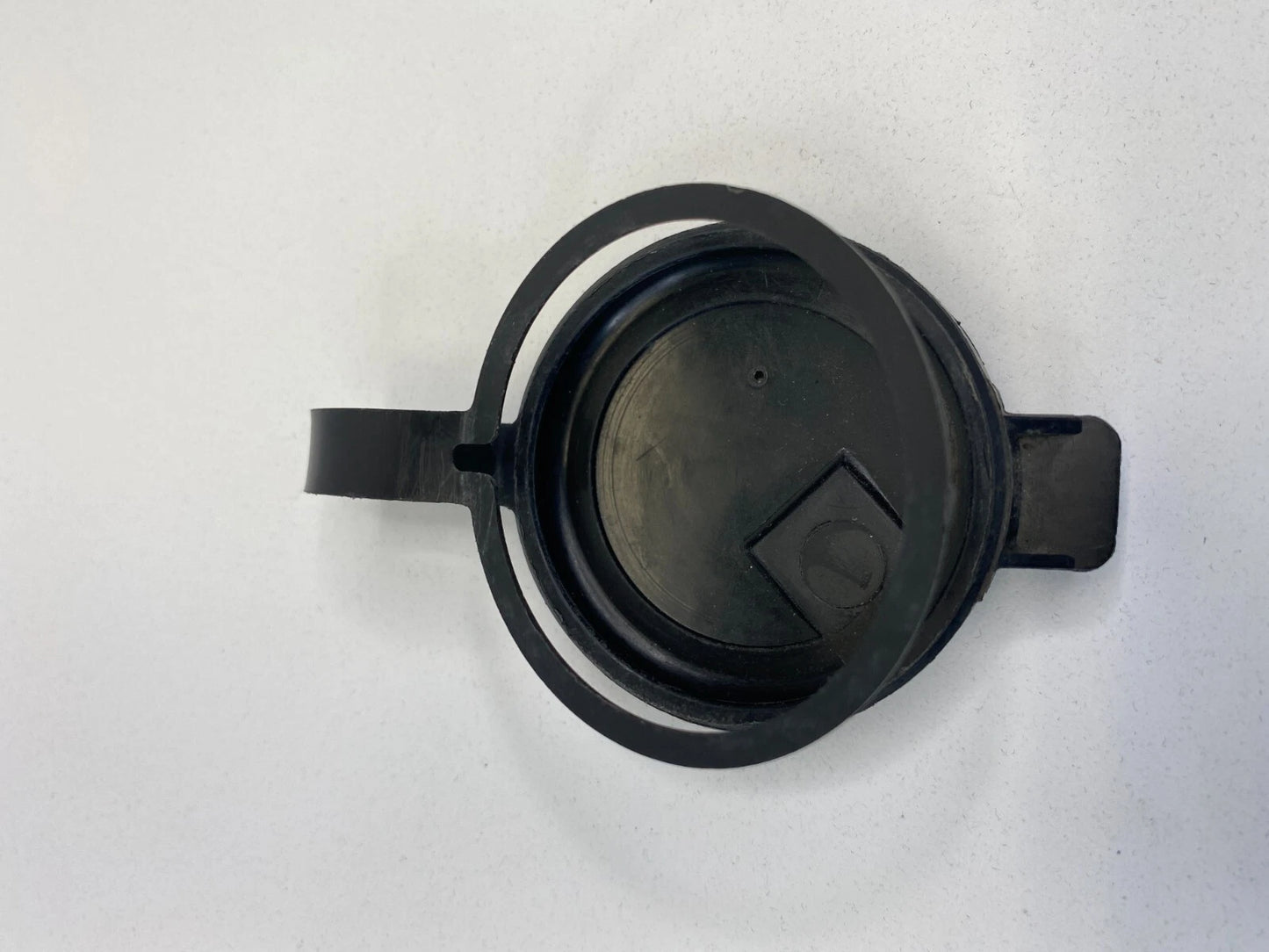 05-09 FORD MUSTANG 07-17 EXPEDITION WINDSHIELD WIPER FLUID RESERVOIR CAP COVER