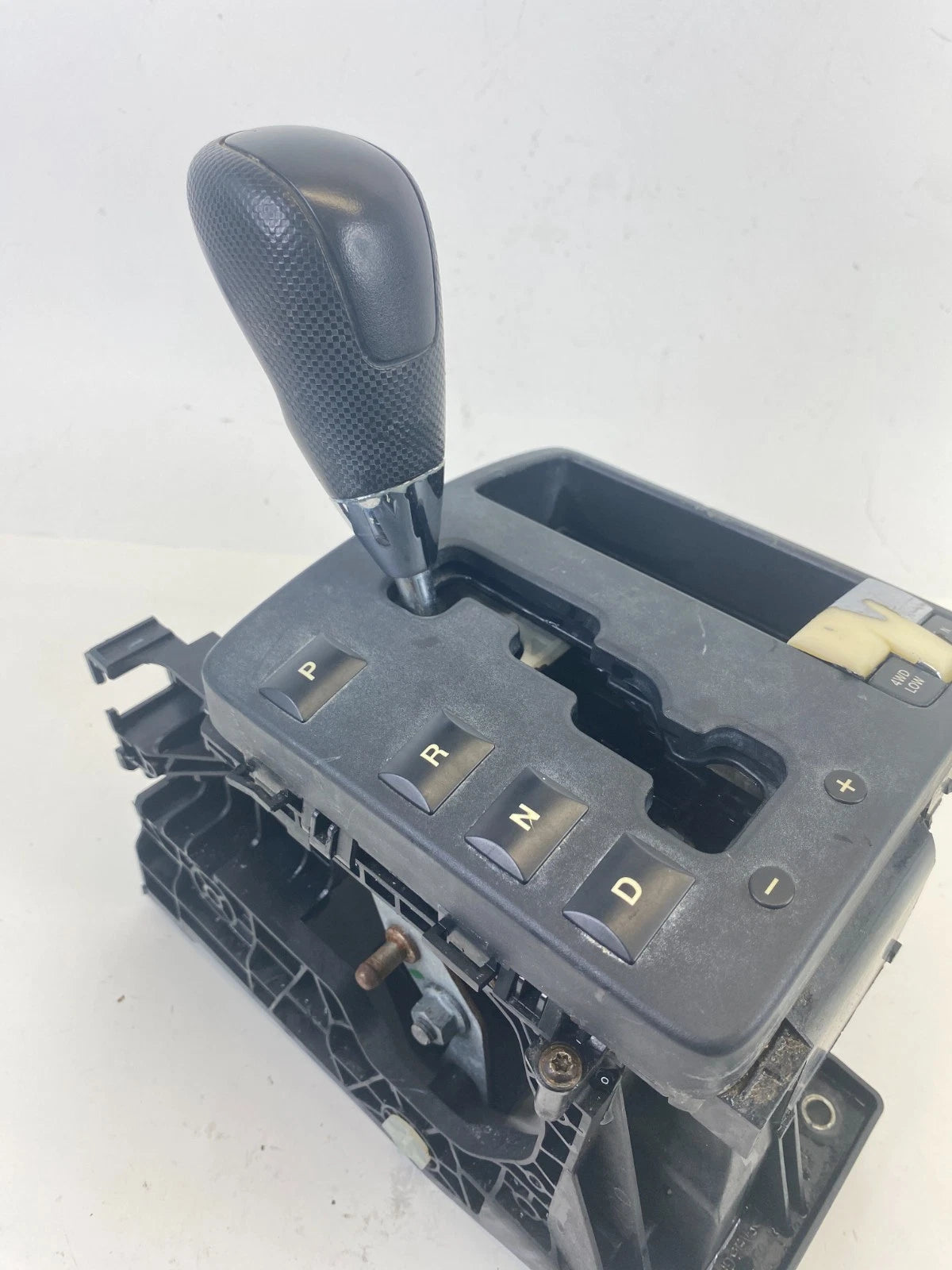 2005-2007 JEEP GRAND CHEROKEE AUTOMATIC FLOOR GEAR SHIFTER LEVER HANDLE OEM