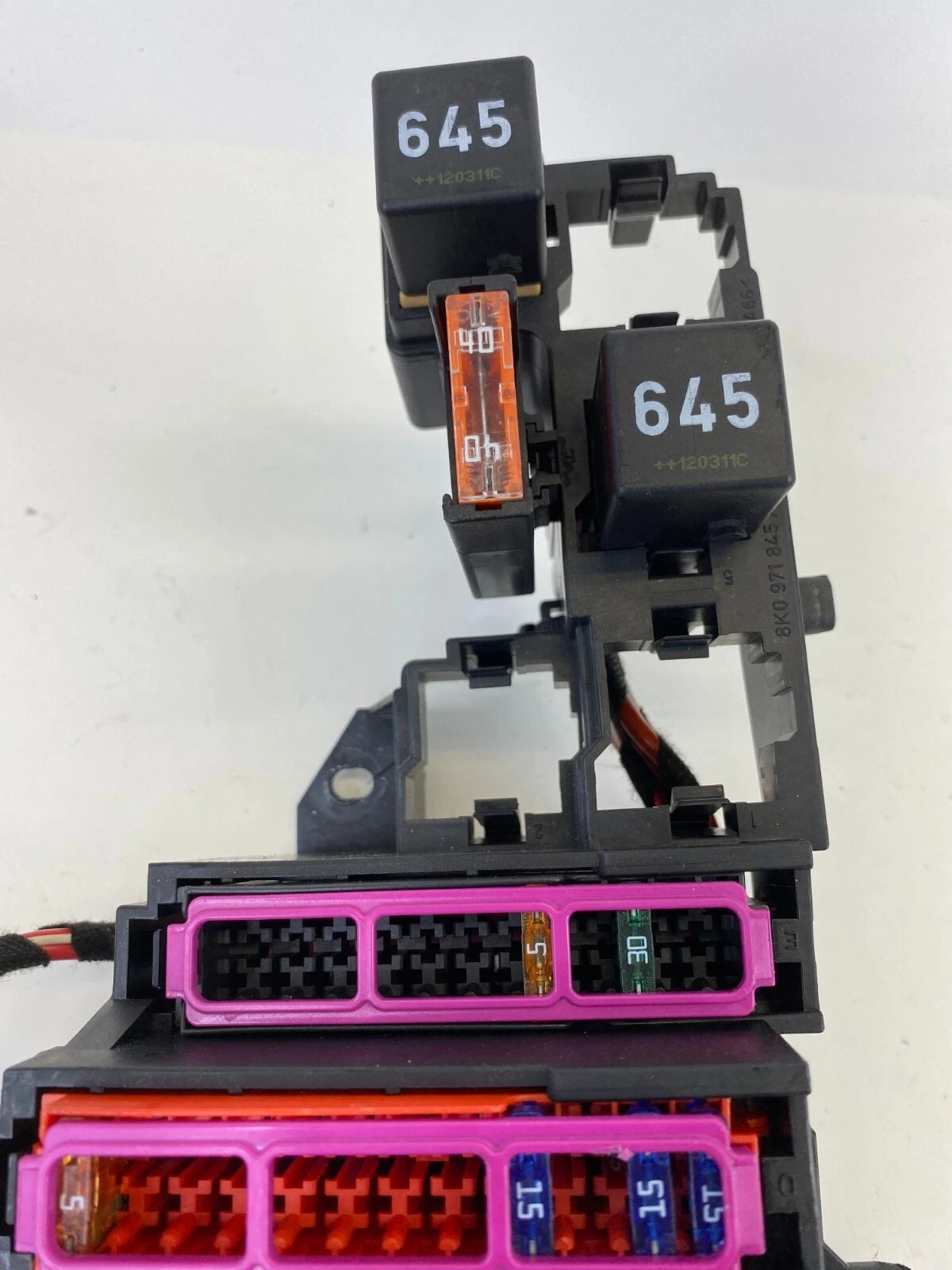 09-16 AUDI A4 QUATTRO 2.0L MT REAR TRUNK FUSE RELAY BOX POWER DISTRIBUTION OEM