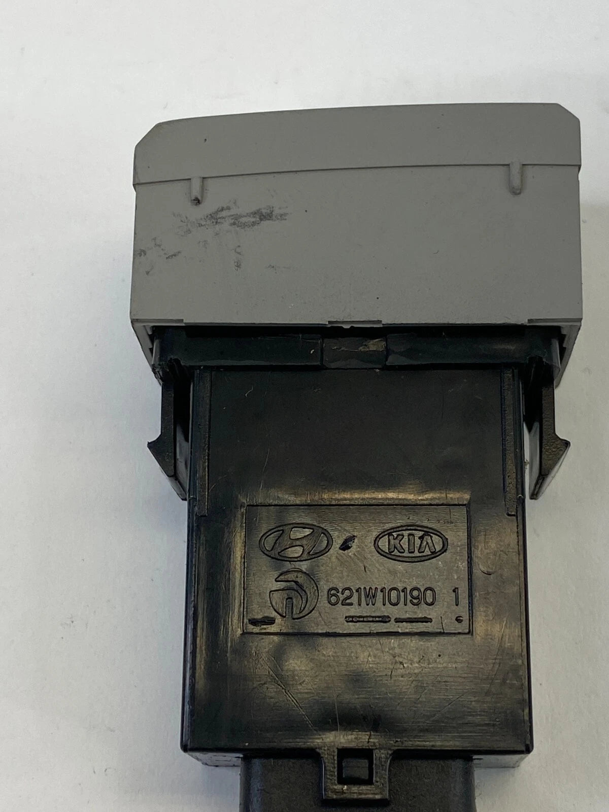 2004-2006 KIA SPECTRA SEDAN TRUNK DECK LID RELEASE OPEN SWITCH BUTTON OEM