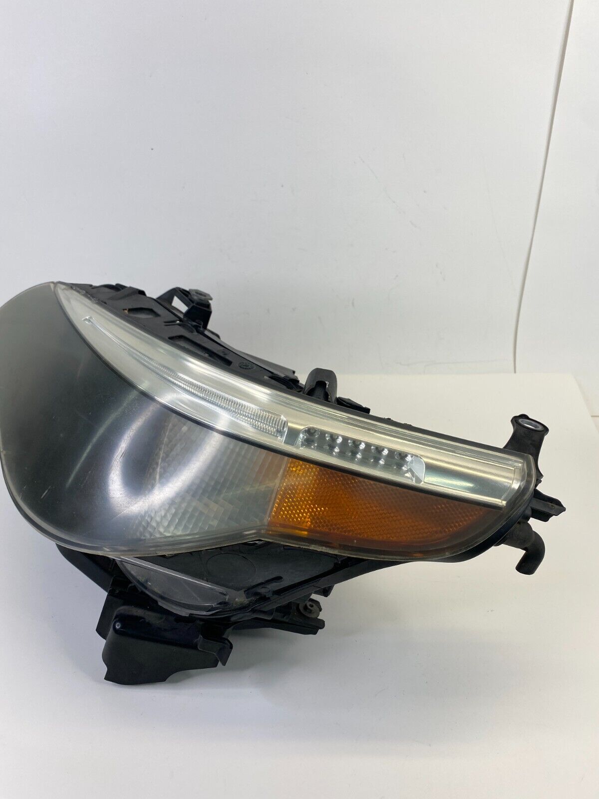 2004-2007 BMW 525i 530i Sedan Front Left Driver Side Headlight Headlamp OEM