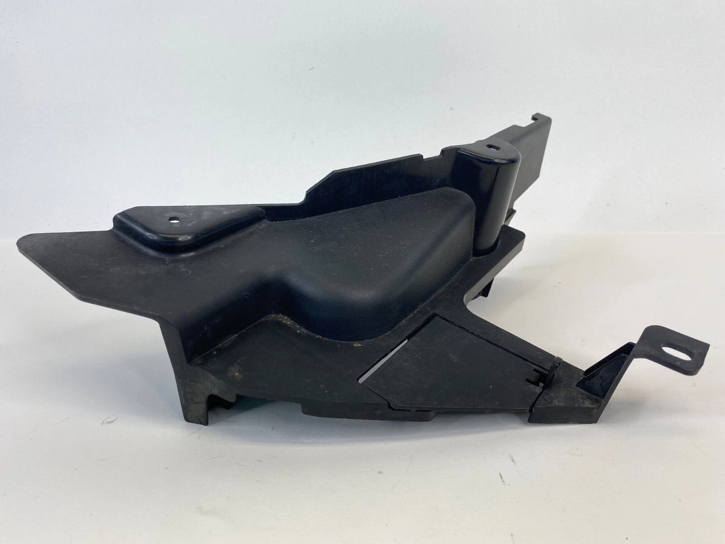 2004-2009 MAZDA 3 AIR INTAKE CLEANER RESONATOR DUCT BOX HOUSING ASSEMBLY OEM