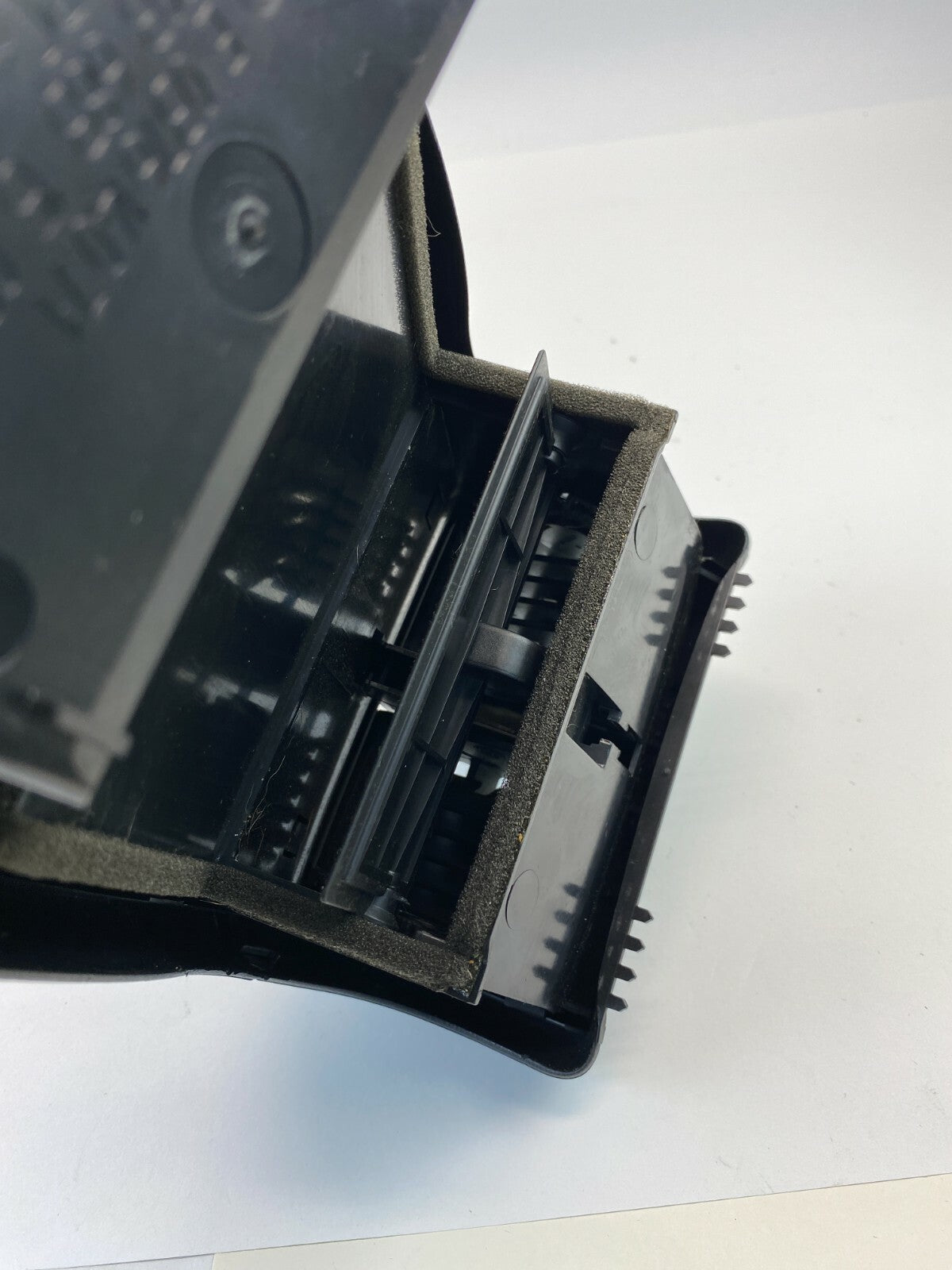 2006 2007 Mercedes C280 05-07 C230 Rear Center Console AC Air Vent Trim Panel