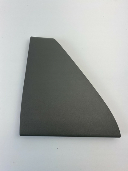 00-06 Chevrolet Tahoe Front Right Passenger Side Dash End Cover Trim 15761835