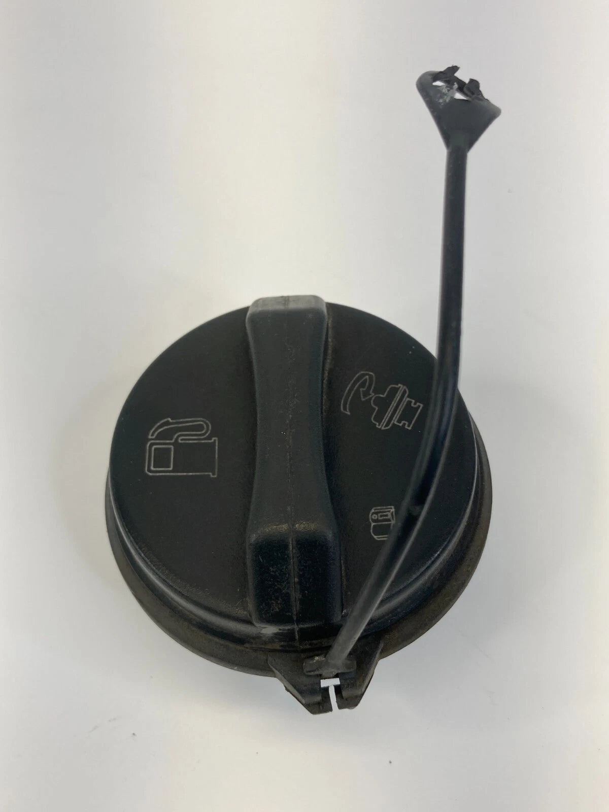 2006-2009 CHEVROLET TRAILBLAZER 4.2L L6 FUEL FILLER GAS TANK CAP LID COVER OEM
