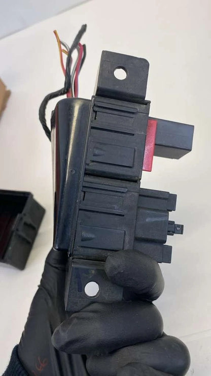 04-08 FORD F-150 5.4L ENGINE BAY WIRING AUXILIARY RELAY BLOCK JUNCTION BOX OEM