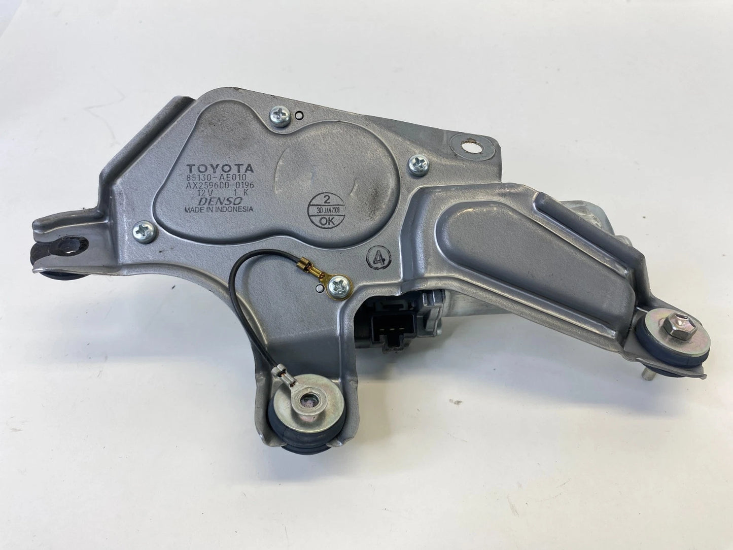 2004-2010 TOYOTA SIENNA REAR WINDSHIELD WIPER MOTOR & BRACKET 85130-AE010 OEM