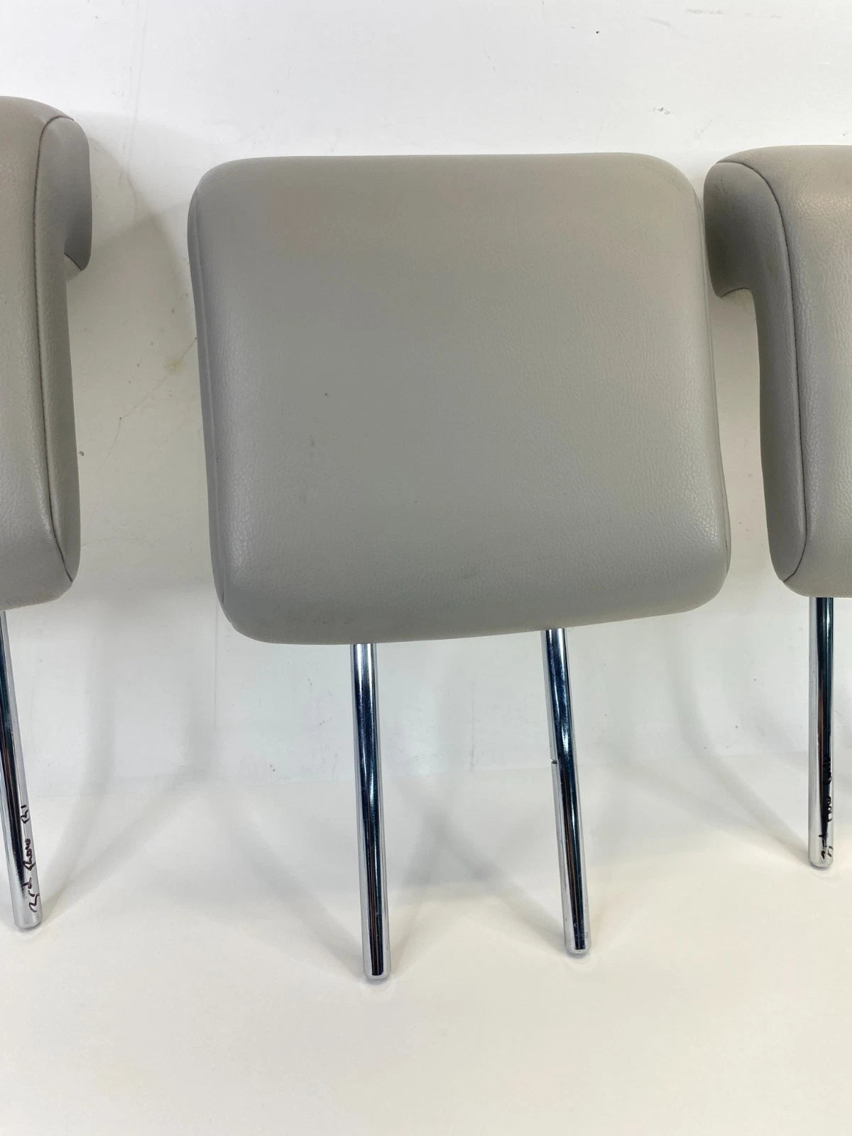 11 12 13 14 15 16 17 Nissan Quest Third Row Seat Head Rest Headrests Set OEM