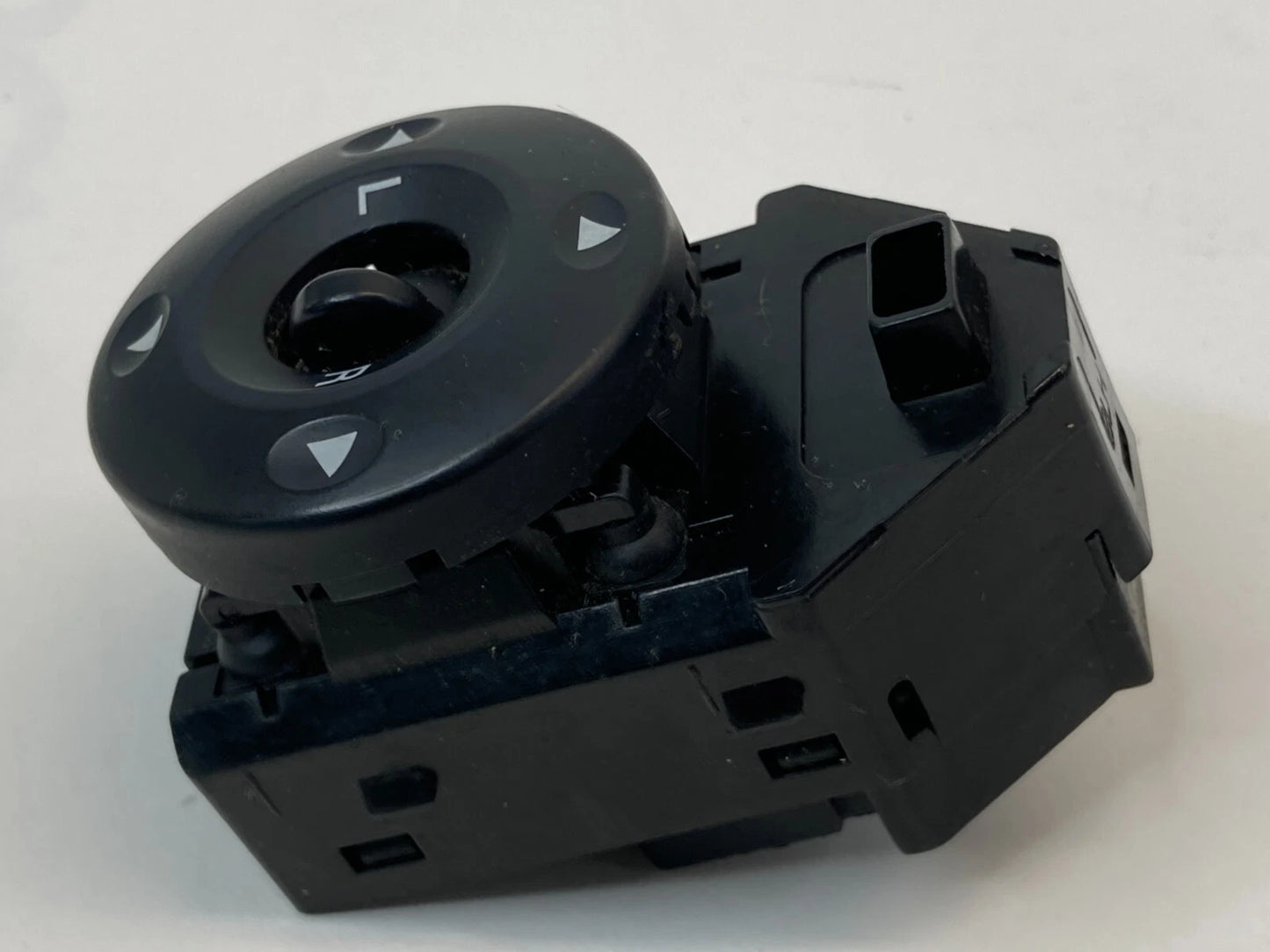 2007 08 09 2010 HYUNDAI ELANTRA FRONT LEFT DRIVER DOOR MIRROR CONTROL SWITCH OEM
