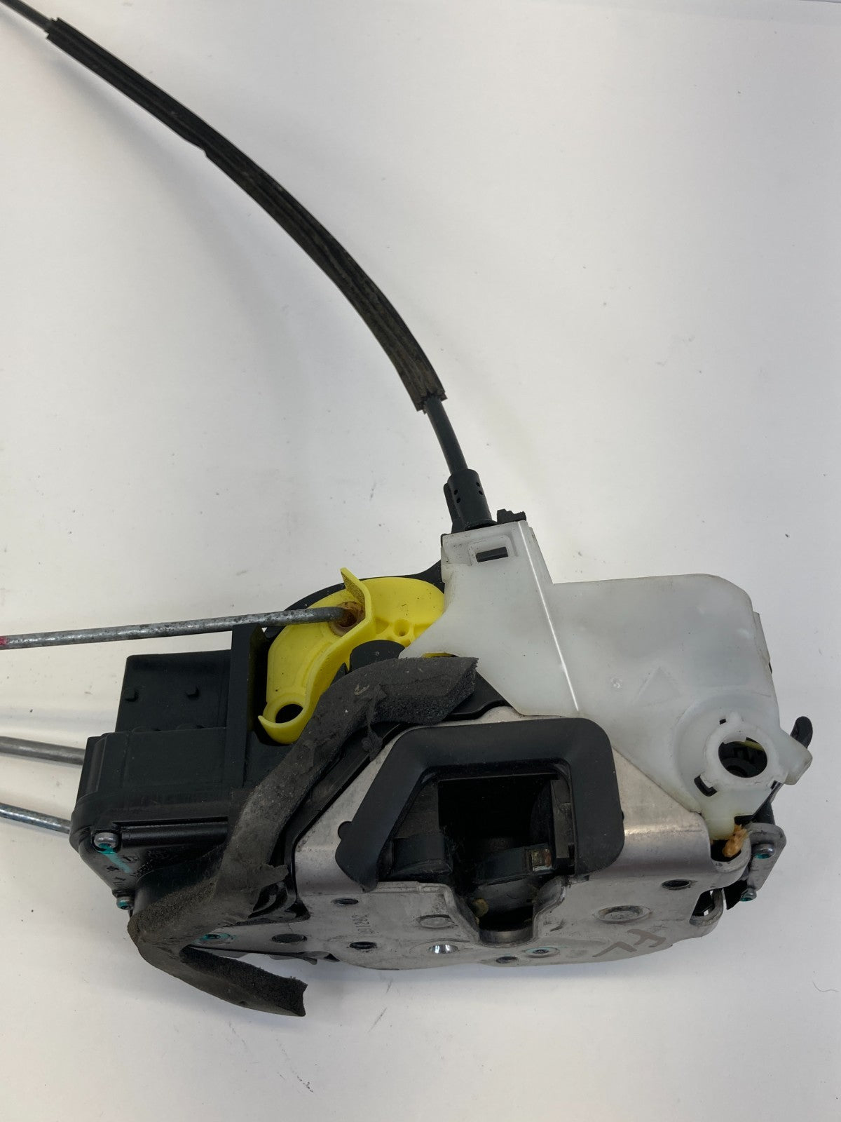 10-17 GMC Terrain 11-17 Regal Front Left Side Door Lock Latch Actuator 13503601