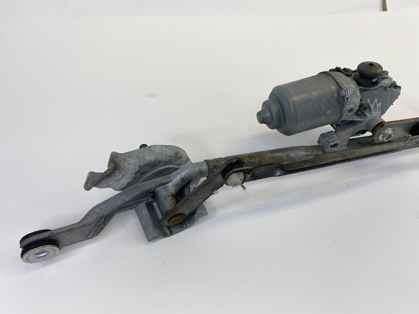 2009-2013 Subaru Forester Front Windshield Wiper Motor W/ Linkage 86511SC011 OEM