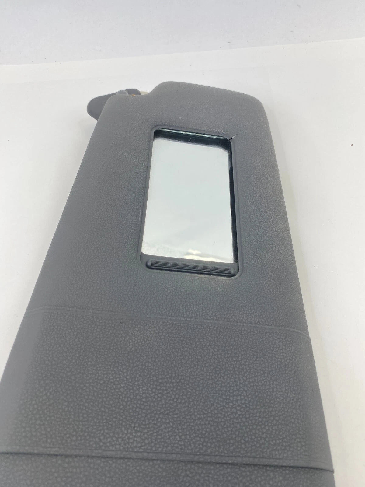2004-2007 BMW X3 FRONT RIGHT PASSENGER SIDE SUNVISOR SUN VISOR SHADE ASSY OEM