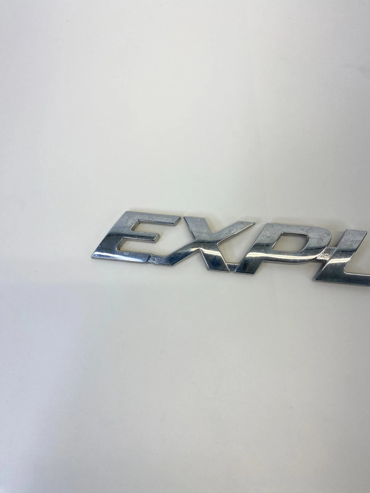 2002-2005 FORD EXPLORER REAR TRUNK LIFTGATE EMBLEM LOGO BADGE SYMBOL NAMEPLATE