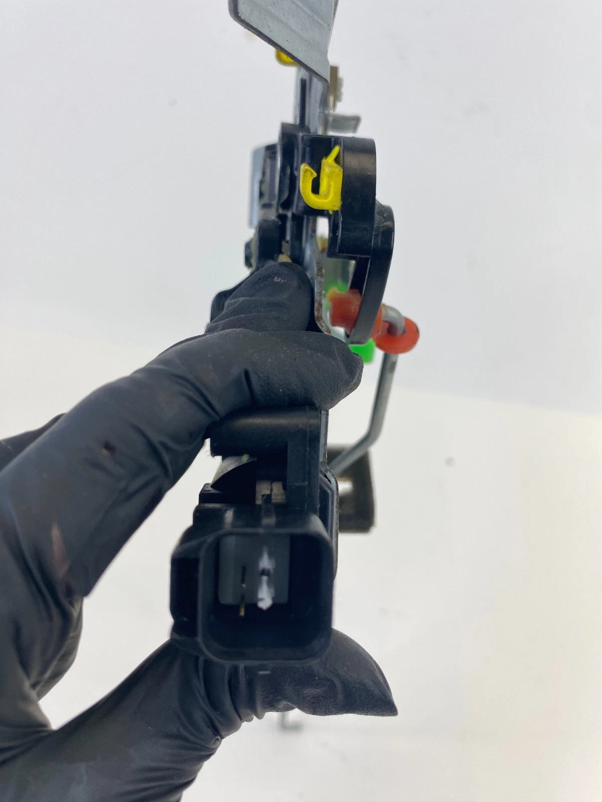 2005-2010 Kia Sportage Rear Trunk Tailgate Liftgate Latch Release Actuator