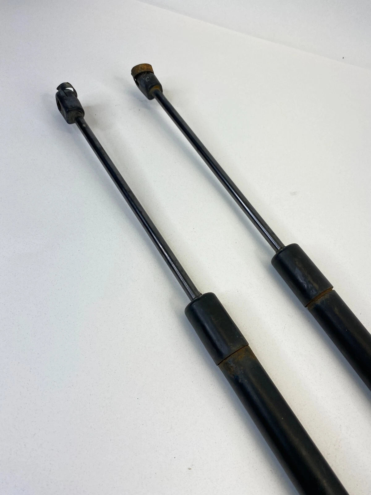 2008-2011 MERCURY MARINER REAR TRUNK HATCH LIFT CYLINDER SUPPORT SHOCK STRUT OEM