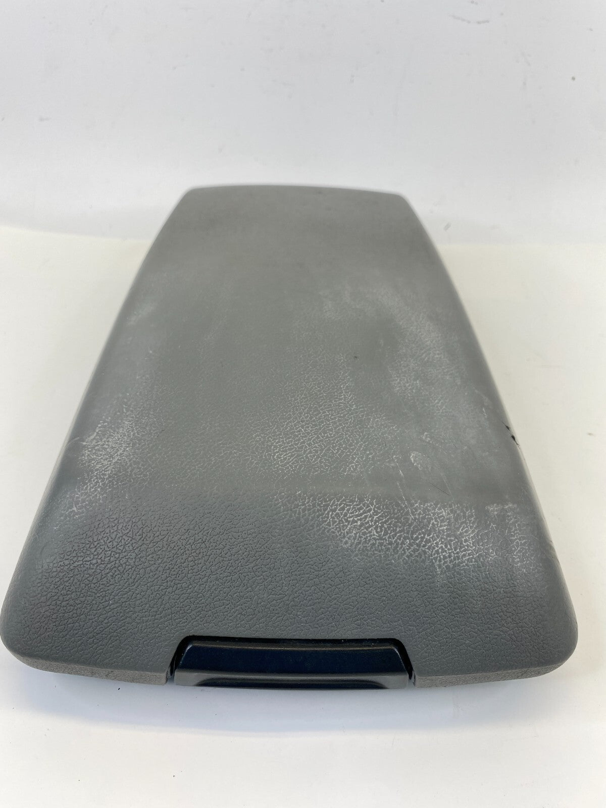2005-2007 Dodge Magnum Center Console Lid Armrest Arm Rest 1057280BD5AB OEM